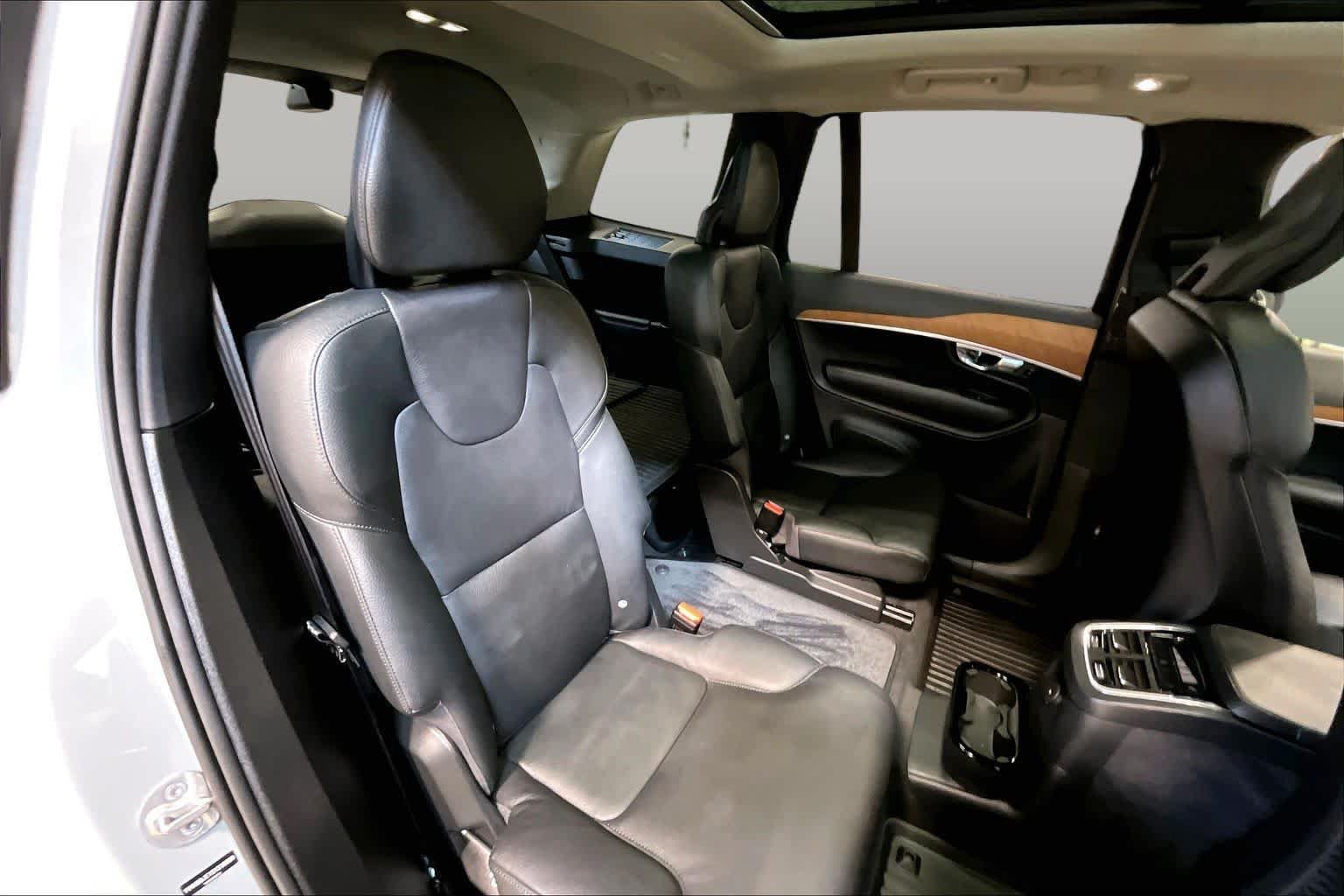 Used 2025 Volvo XC90 T8 Plus w/ Protection Package AWD/4WD image 19