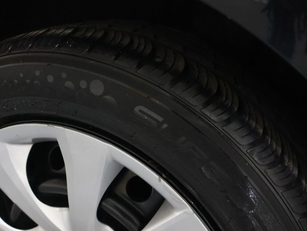 Used 2022 Toyota Corolla LE image 31