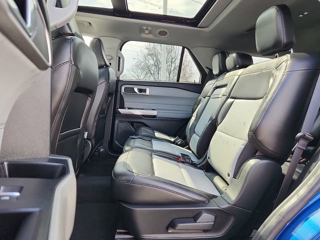 Used 2022 Ford Explorer XLT w/ Equipment Group 202A image 10