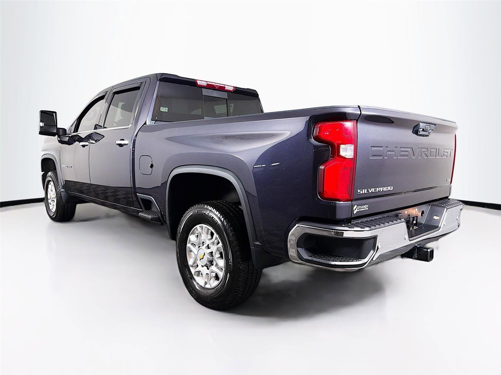 Used 2024 Chevrolet Silverado 3500 LTZ image 5