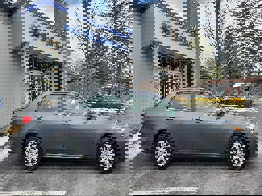 Used 2013 Toyota Corolla LE image 2