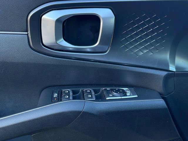 Used 2022 Kia Sorento S image 16