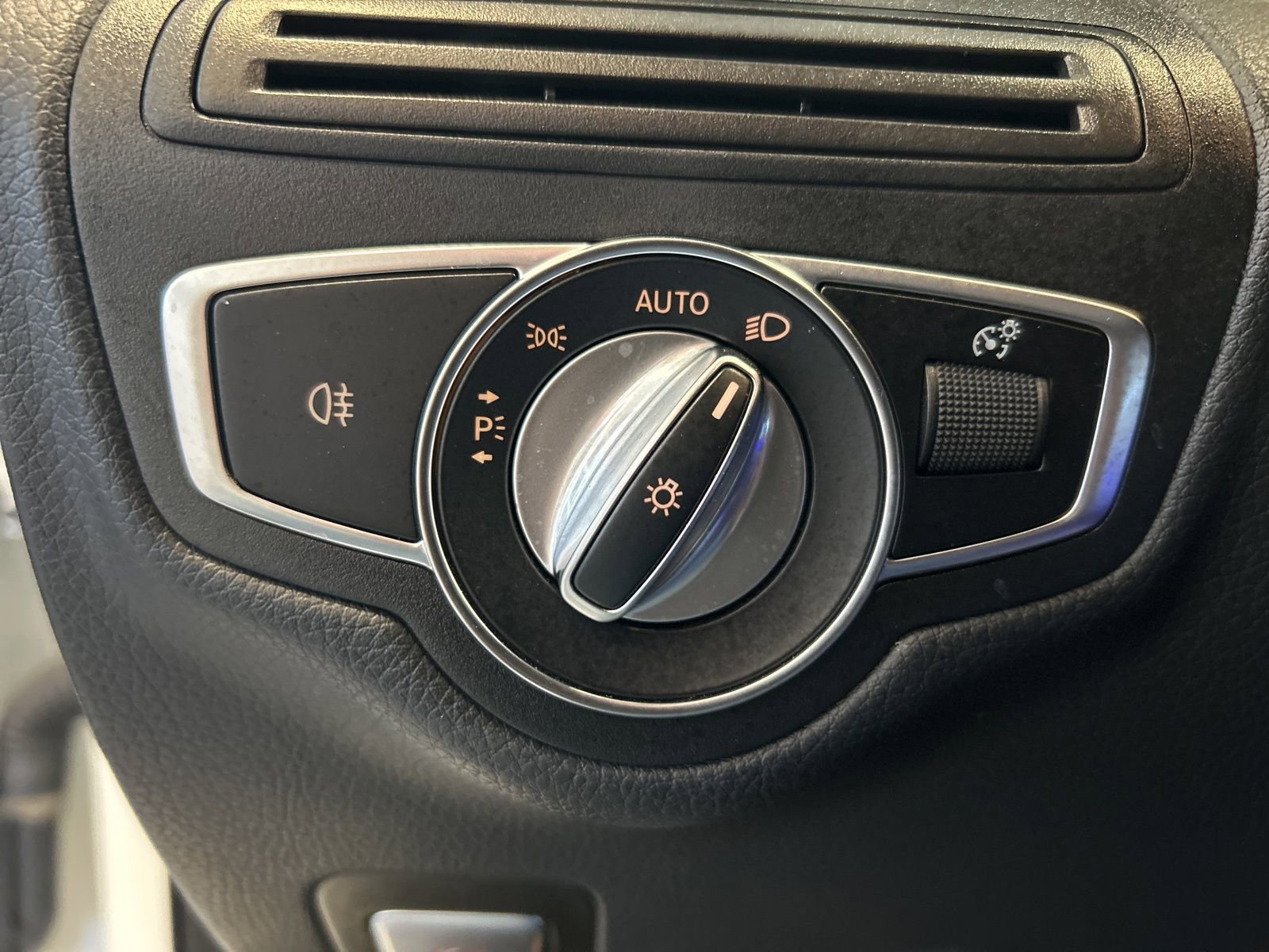 Used 2021 Mercedes-Benz GLC 300 4MATIC Coupe image 16