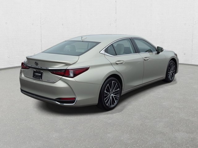 Certified 2025 Lexus ES 300h w/ Premium Package image 5