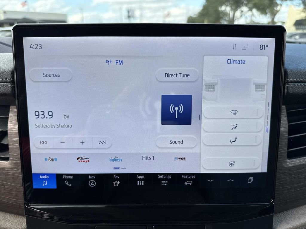 Used 2023 Ford Expedition Limited image 27