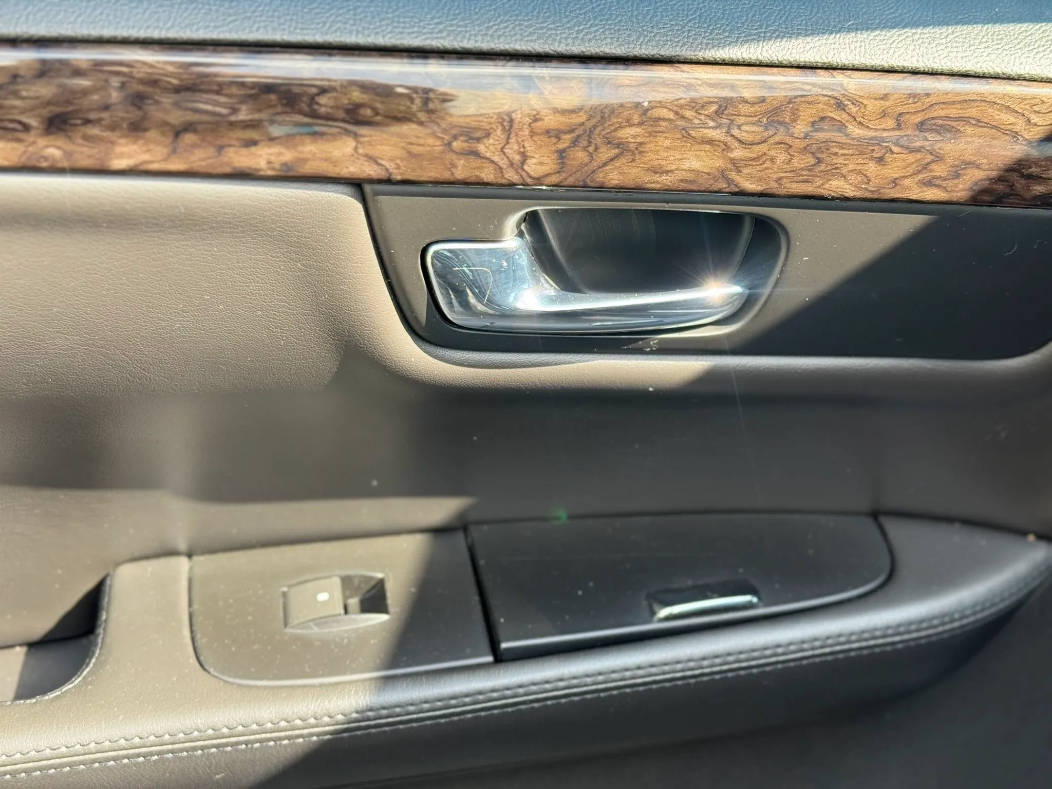 Used 2010 Cadillac DTS FWD image 27