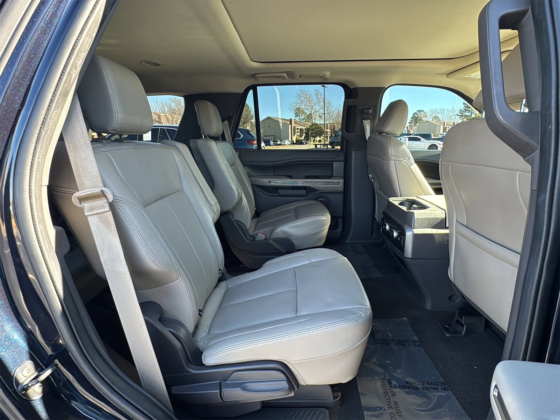 Used 2021 Ford Expedition XLT image 27