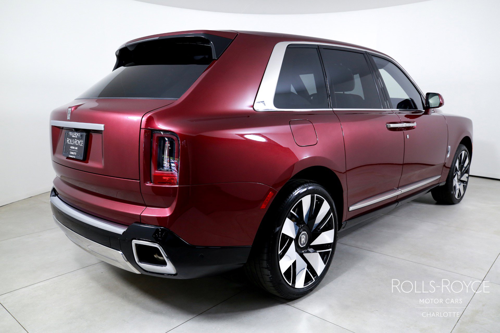 Certified 2025 Rolls-Royce Cullinan AWD/4WD image 2