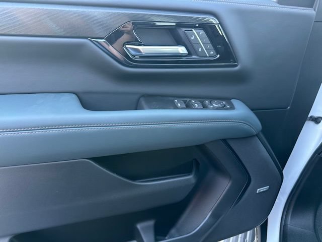 Used 2026 GMC Yukon AT4 w/ AT4 Premium Package AWD/4WD image 30
