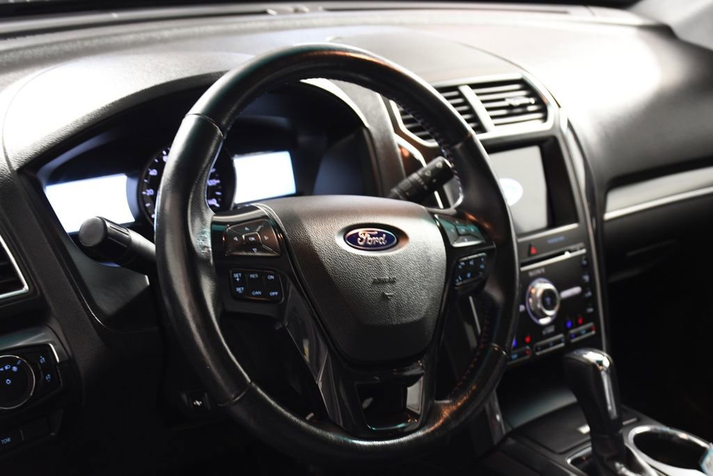 Used 2017 Ford Explorer Sport w/ Equipment Group 401A AWD/4WD image 13