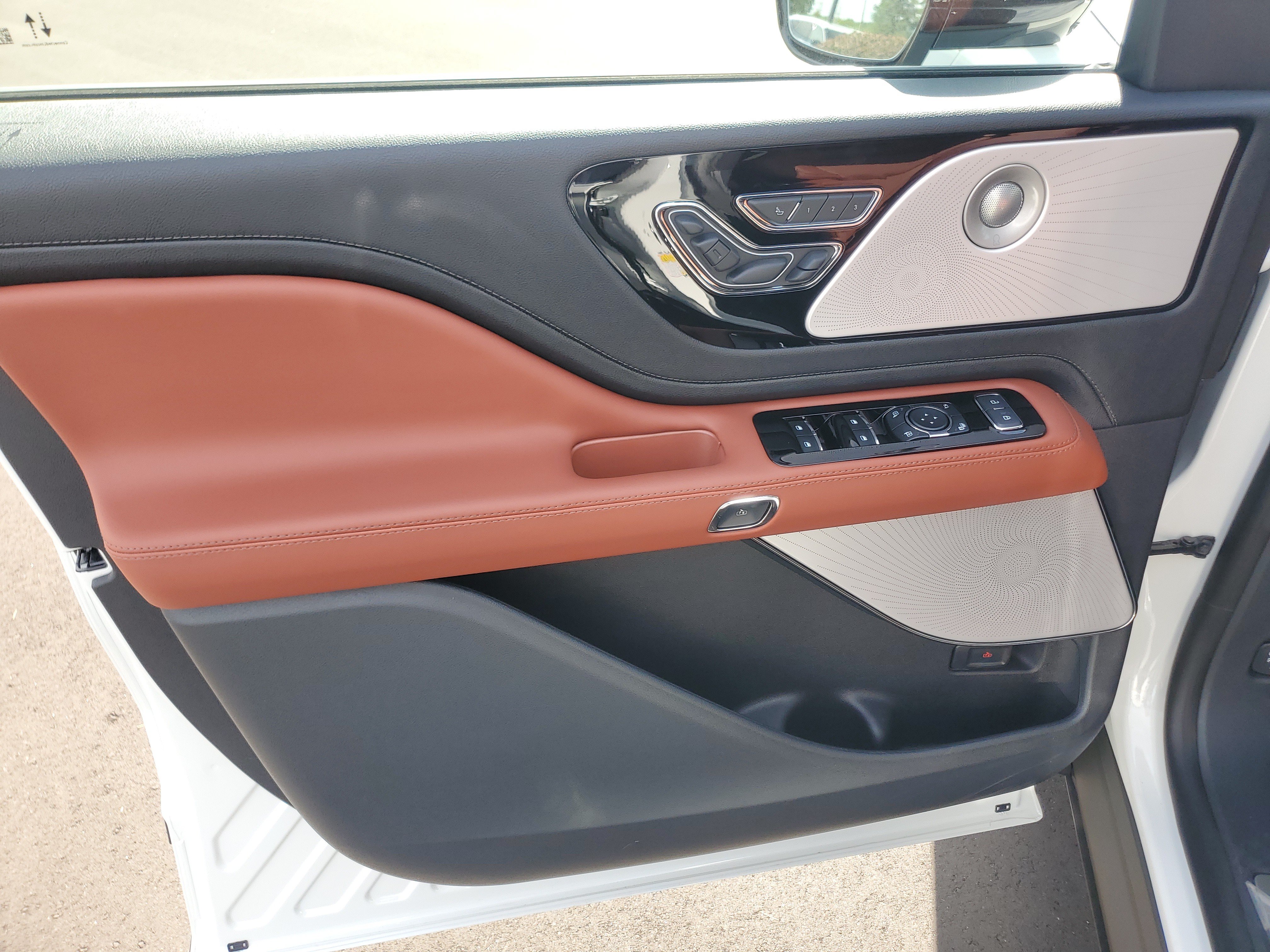 New 2027 Lincoln Aviator Reserve AWD/4WD image 8