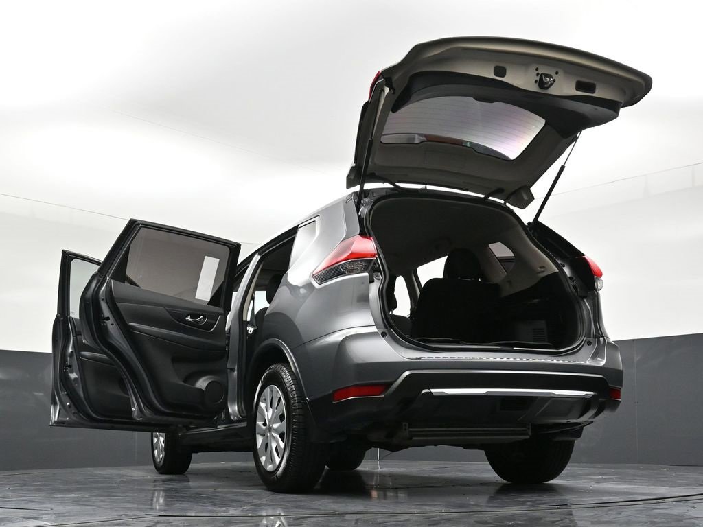 Used 2018 Nissan Rogue S image 37