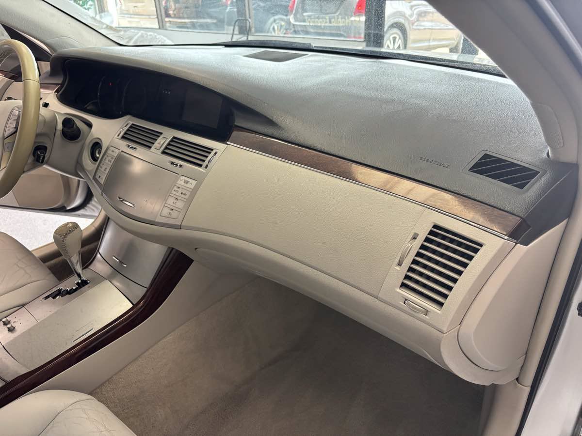 Used 2009 Toyota Avalon XLS FWD image 14