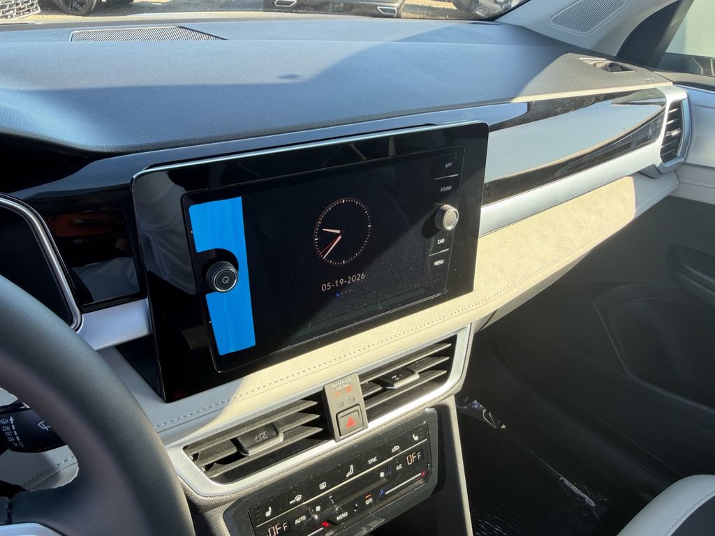 New 2026 Volkswagen Taos SE FWD image 17