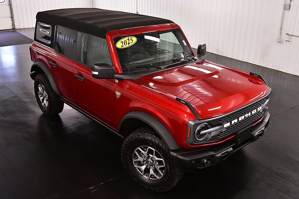 Used 2025 Ford Bronco Badlands AWD/4WD image 13