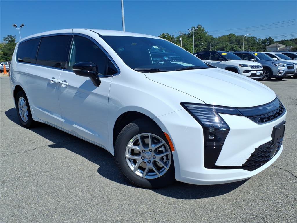 New 2027 Chrysler Pacifica Select FWD image 2