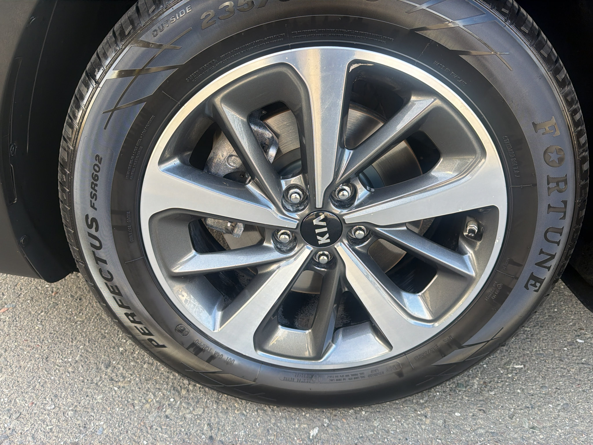 Used 2019 Kia Sorento EX AWD/4WD image 3