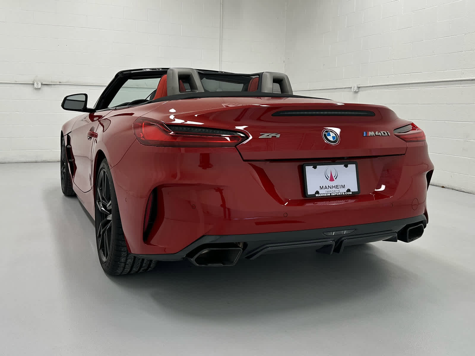 Used 2024 BMW Z4 M40i w/ Premium Package image 7