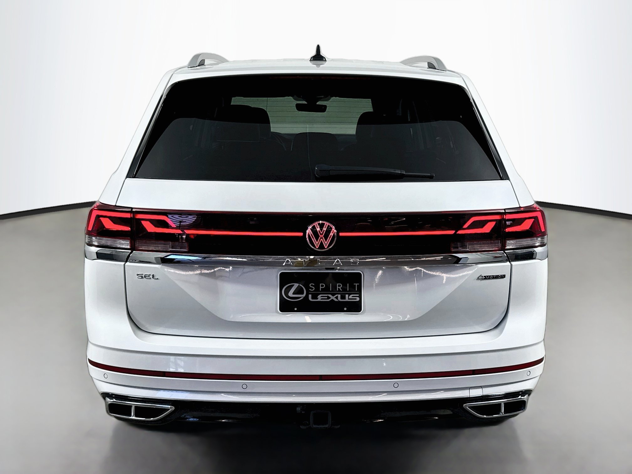 Used 2024 Volkswagen Atlas SEL Premium R-Line AWD/4WD image 6