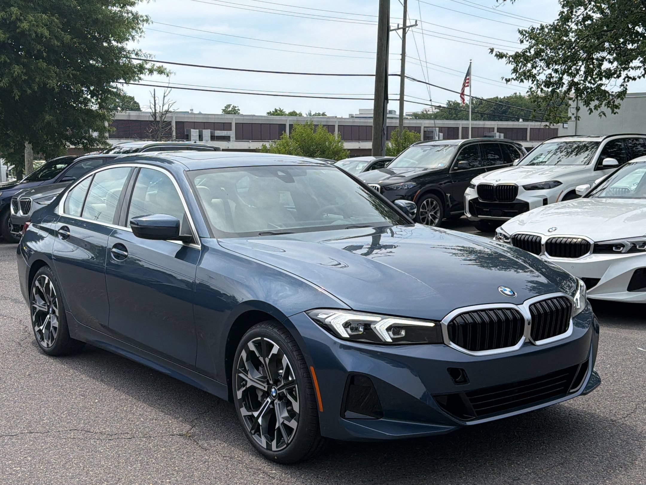 Used 2026 BMW 330i xDrive Sedan w/ Premium Package AWD/4WD image 7