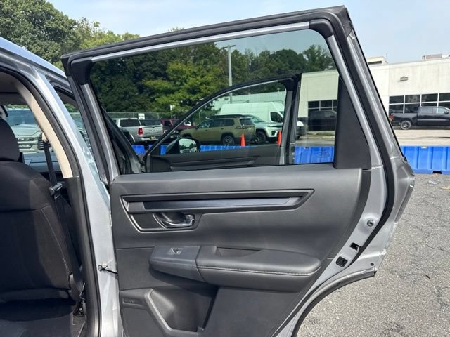 Used 2025 Honda CR-V LX image 33