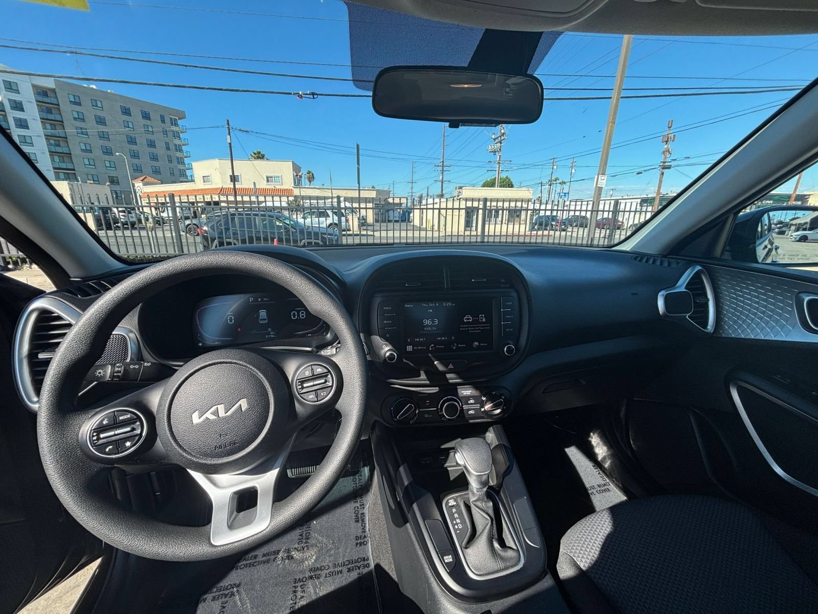 Used 2025 Kia Soul LX w/ LX Technology Package FWD image 32