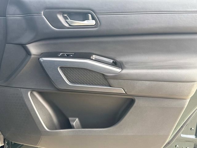 Used 2025 Nissan Pathfinder SL image 19