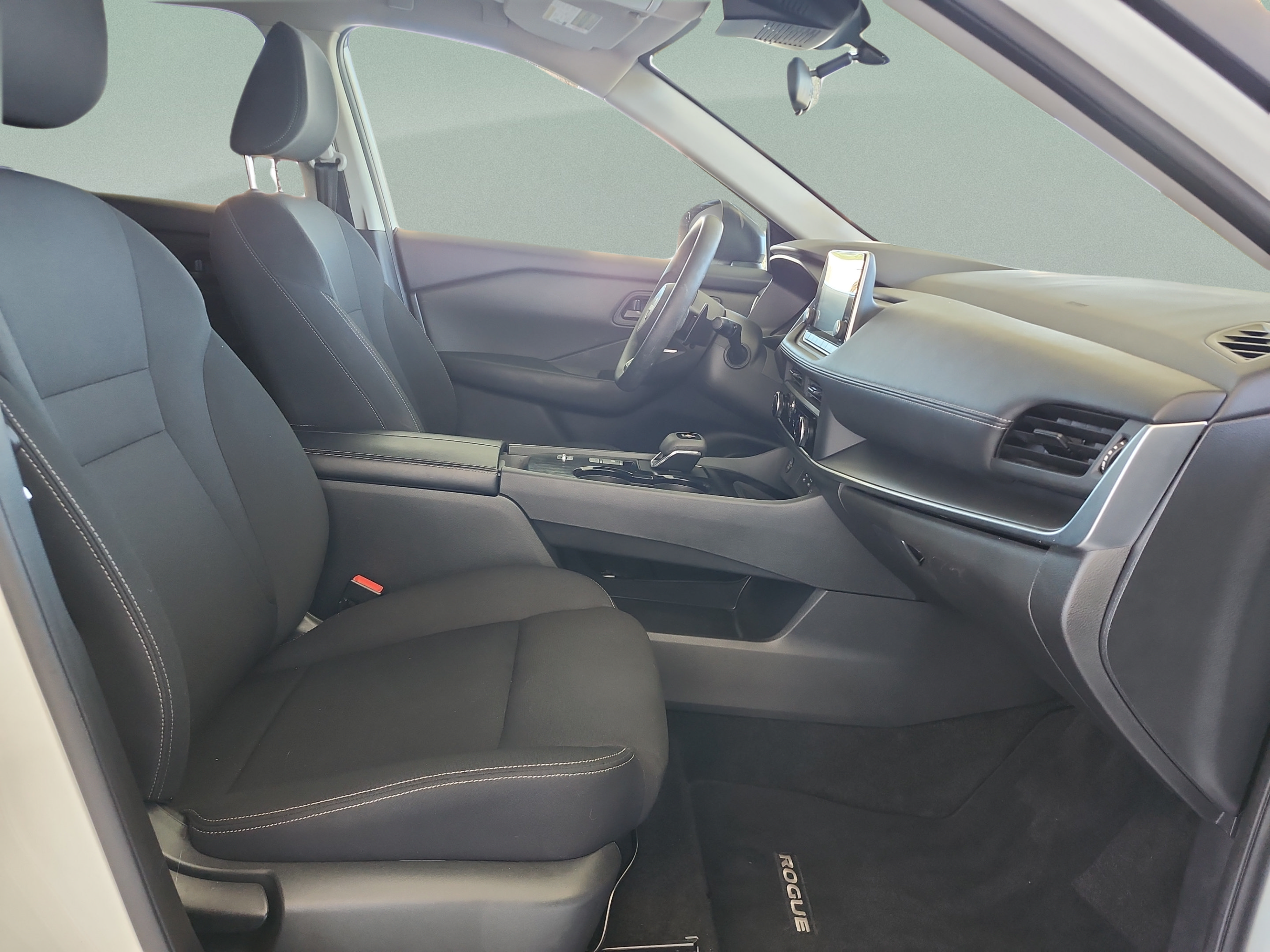 Used 2024 Nissan Rogue S FWD image 20
