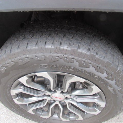 Used 2025 GMC Canyon Denali AWD/4WD image 5