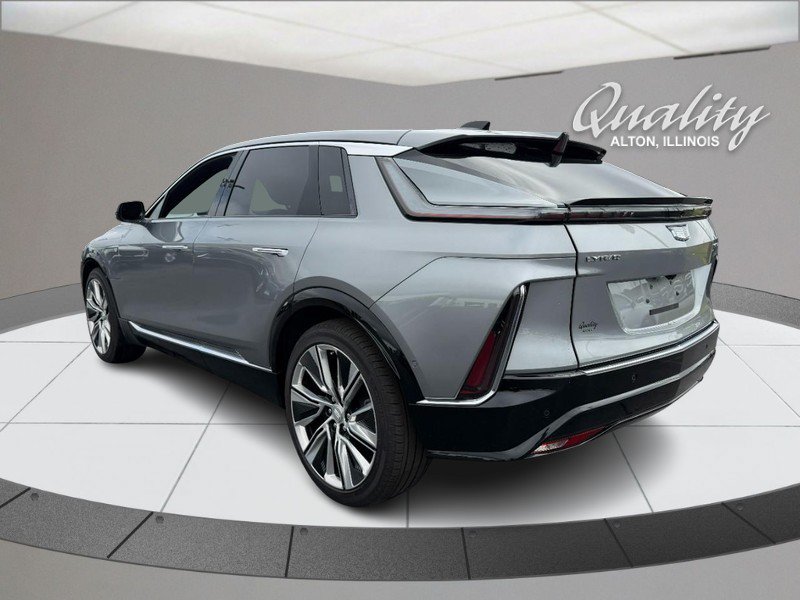 Used 2025 Cadillac Lyriq Luxury w/ LPO, Floor Liner Package AWD/4WD image 5