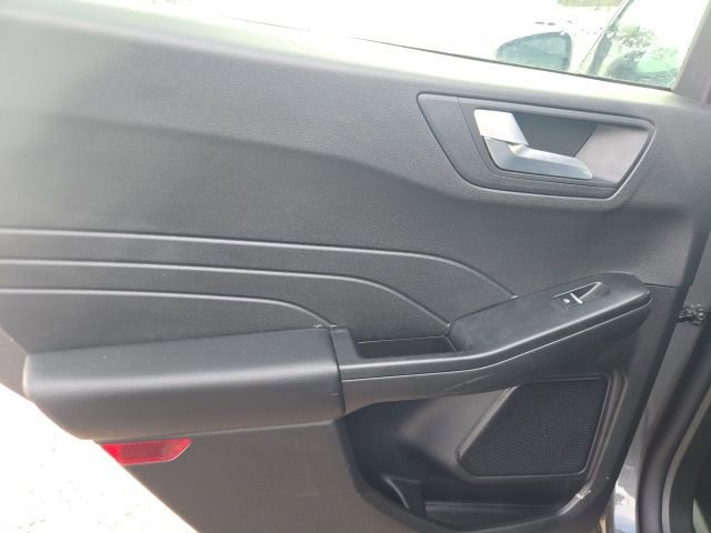 Used 2025 Ford Escape Platinum image 39