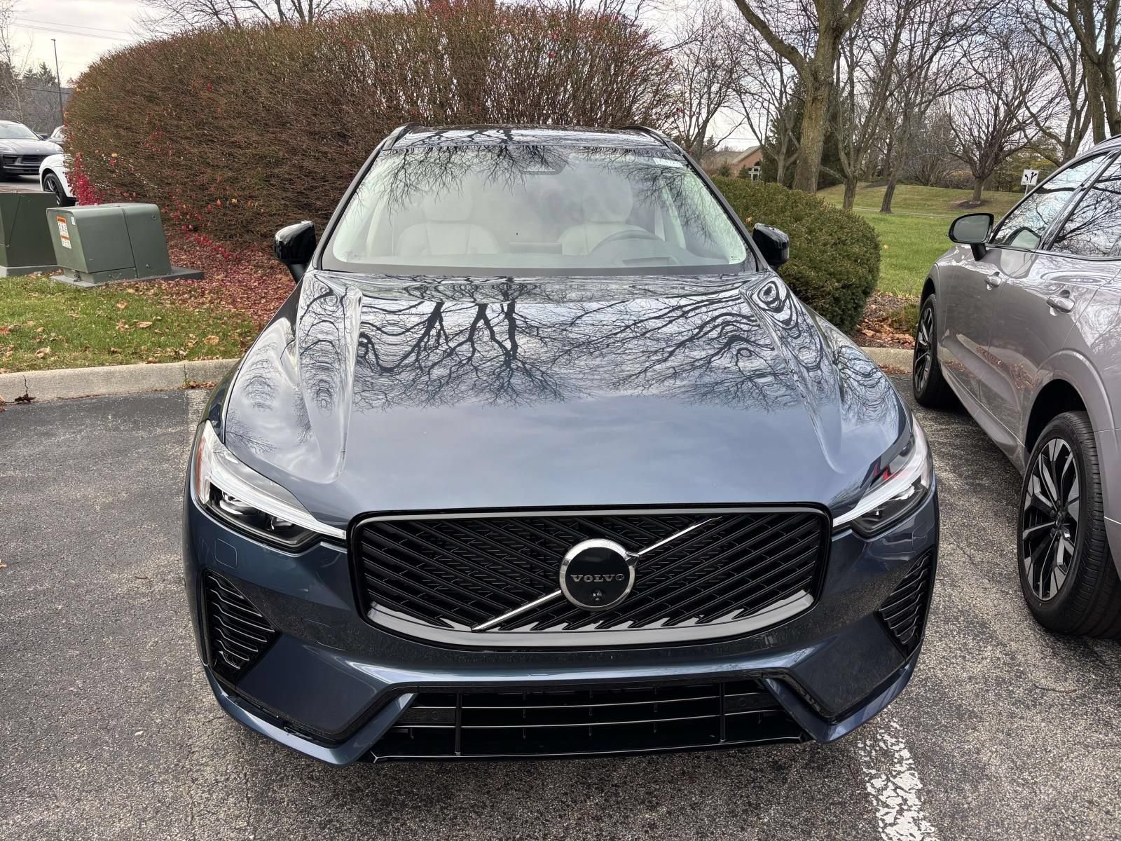 New 2026 Volvo XC60 B5 Ultra w/ Protection Package Premier AWD/4WD image 2