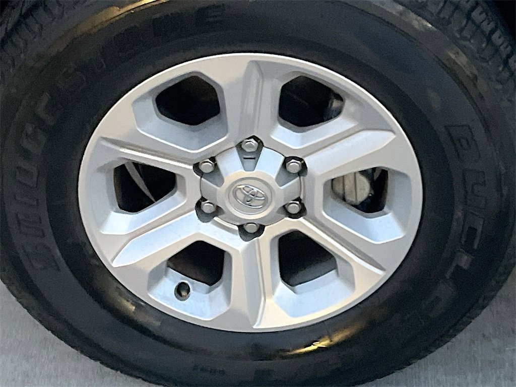 Used 2022 Toyota 4Runner SR5 Premium w/ Moonroof Package image 33