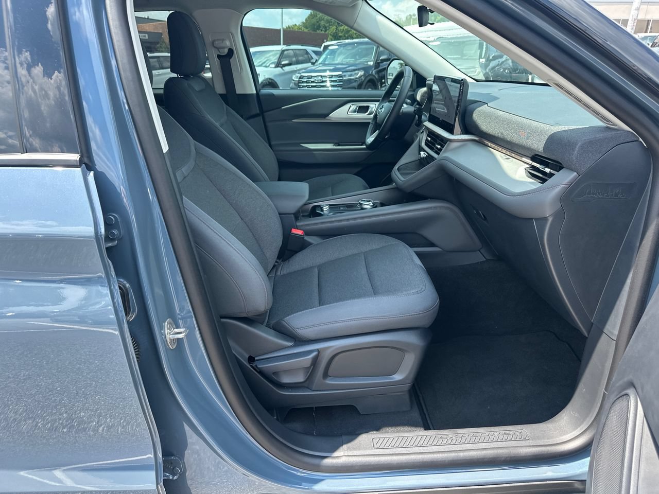 New 2026 Ford Explorer Active RWD image 13