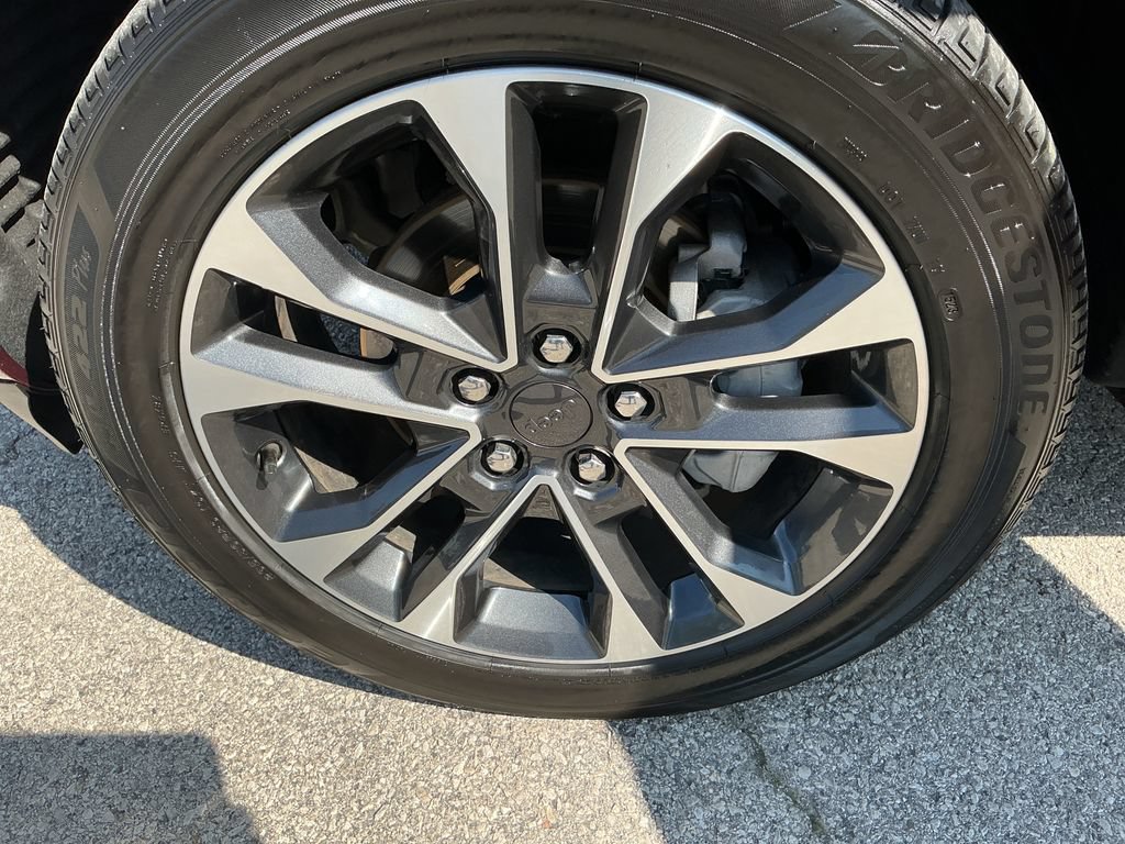 Certified 2023 Jeep Grand Cherokee Overland AWD/4WD image 31