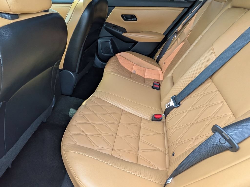 Used 2024 Nissan Sentra SV w/ SV Premium Package FWD image 20