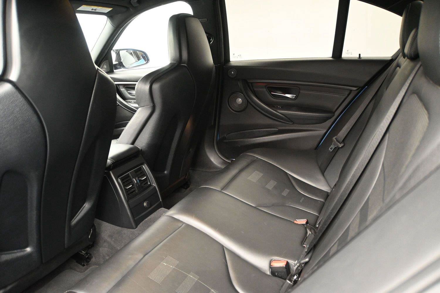 Used 2018 BMW M3 RWD image 13