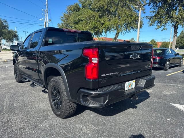 Used 2023 Chevrolet Silverado 1500 ZR2 w/ Technology Package AWD/4WD image 3