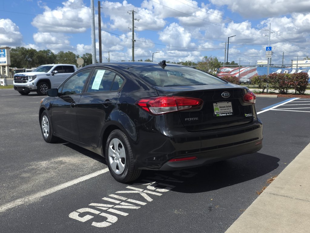 Used 2017 Kia Forte LX FWD image 8