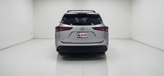 Used 2024 Toyota Highlander XLE image 39