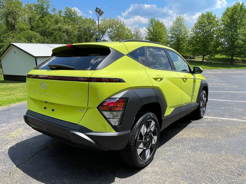 Used 2025 Hyundai Kona SEL AWD/4WD image 3