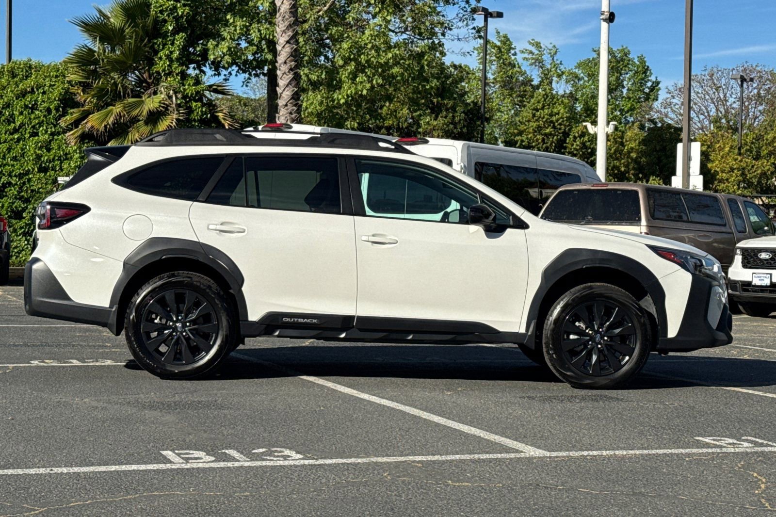 Used 2023 Subaru Outback Onyx Edition image 3