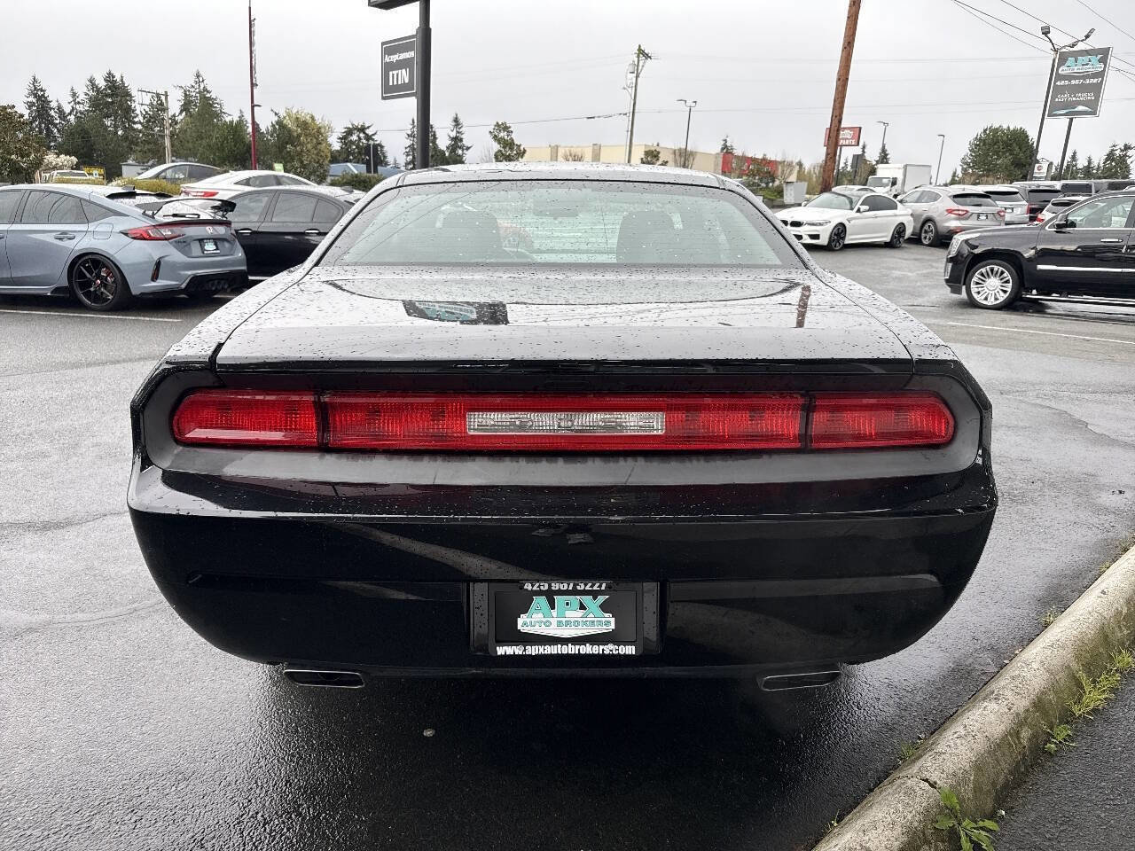 Used 2013 Dodge Challenger SXT w/ Sound Group RWD image 5