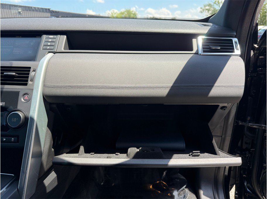 Used 2019 Land Rover Discovery Sport SE AWD/4WD image 48