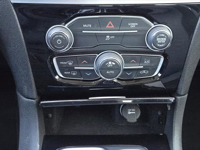 Certified 2023 Chrysler 300 Touring w/ Sport Appearance Package image 18