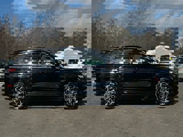 Used 2025 Lincoln Corsair Grand Touring w/ Equipment Group 301A image 7