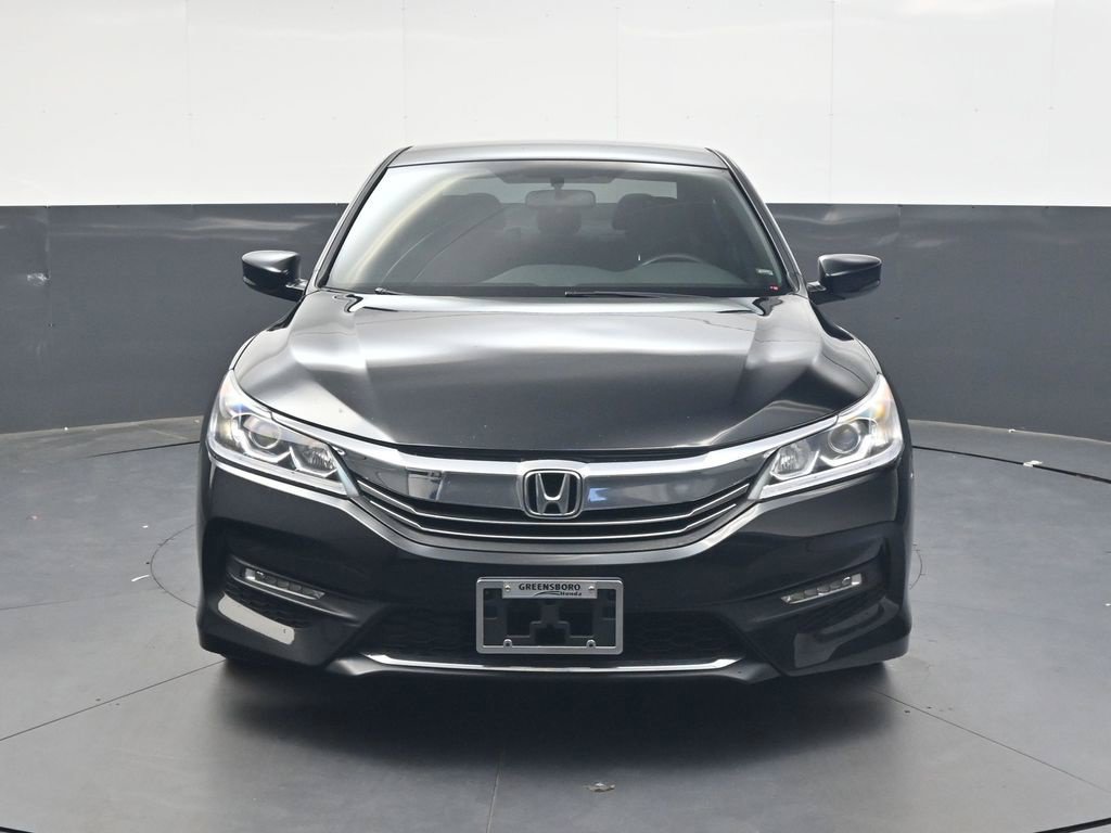 Used 2017 Honda Accord Sport image 9