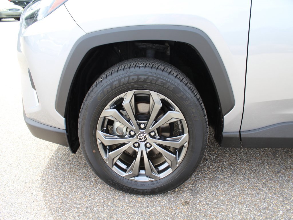 Used 2022 Toyota RAV4 XLE Premium image 23