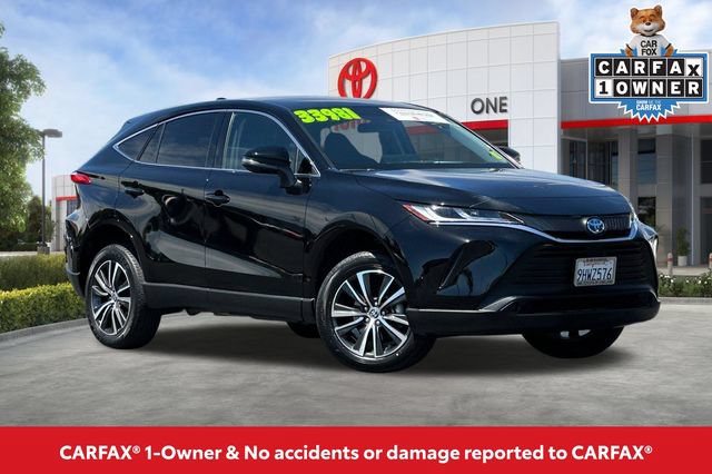 Used 2023 Toyota Venza LE AWD/4WD image 2