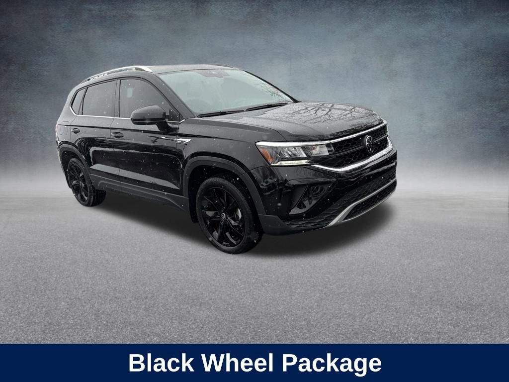 Used 2023 Volkswagen Taos SE w/ Black Wheel Package image 9